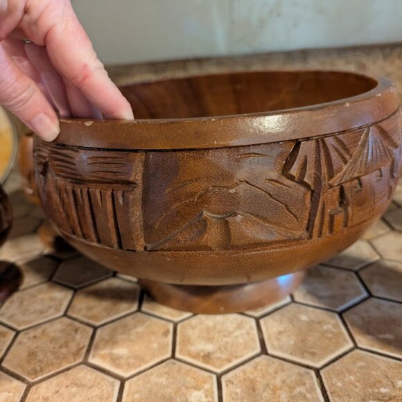 Vintage Carved Wood Punch Bowl & 5 Cups *NOT WATERTIGHT* - Picture 10 of 13